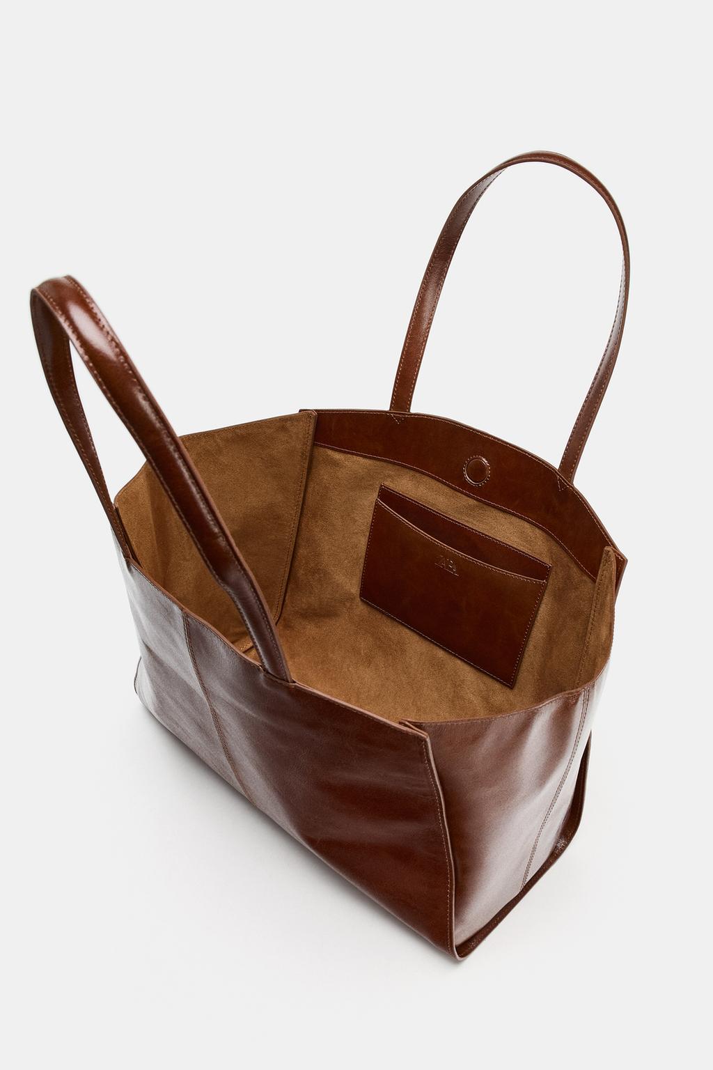 КОЖАНАЯ СУМКА-ШОПЕР С ДЕКОРАТИВНОЙ СТРОЧКОЙ