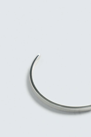 Жесткий браслет из нержавеющей стали- Заказать в России