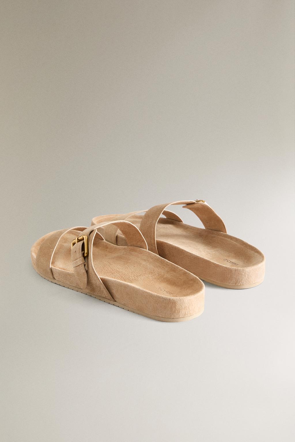 Сандалии из кожи с пряжками