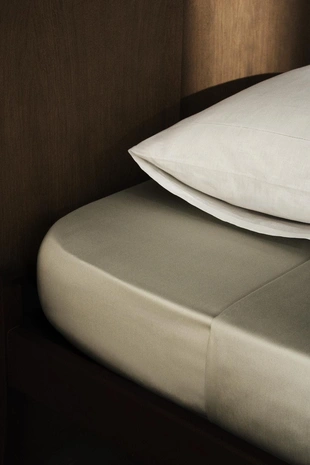 Простынь на резинке из сатина | 40 см высокая (500 нитей)- Заказать в России