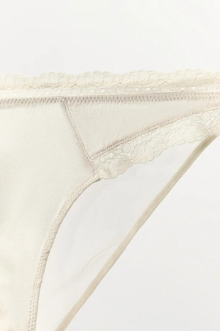 Трусы из шелковой смеси с кружевом- Заказать в России