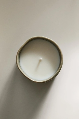 Ароматическая свеча PURE GARDENIA (150 г)- Заказать в России