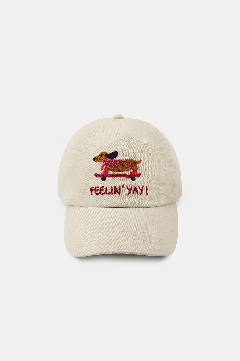 КЕПКА ИЗ САРЖИ С ВЫШИВКОЙ ТАКСЫ НА СКЕЙТЕ