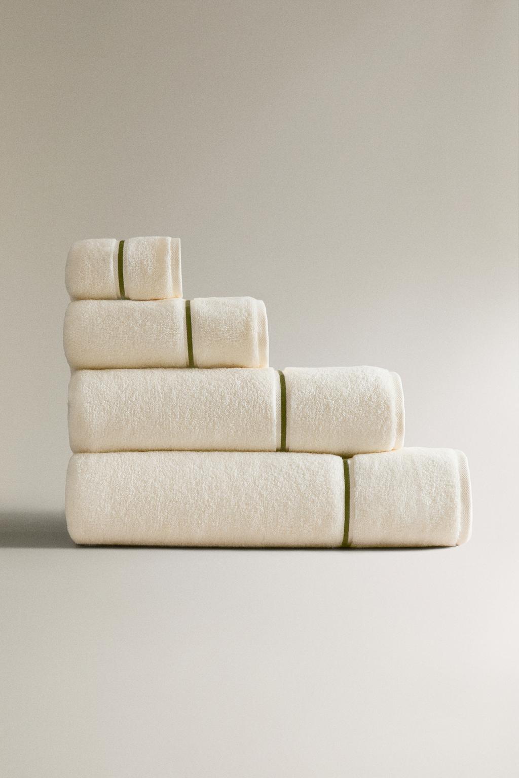 Мягкое ванные полотенце с вышитым отделкой