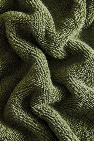 Полотенце для ванны с цветной строчкой