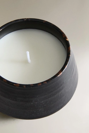 Ароматическая свеча VELVET CUIR (170 г)- Заказать в России