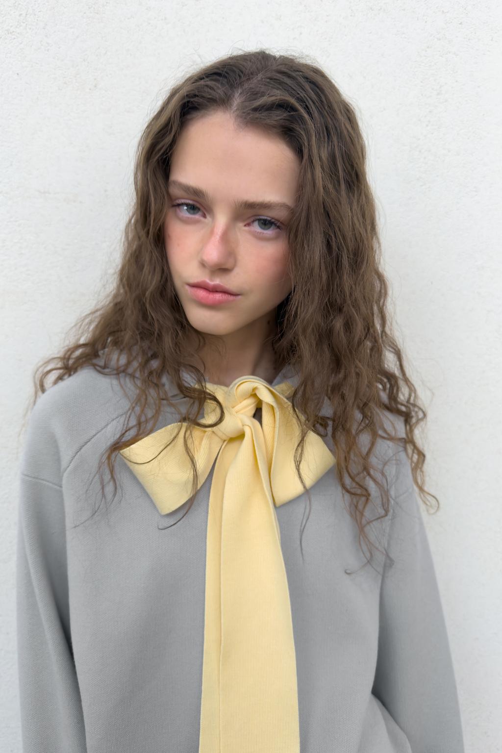 КАРДИГАН С КАПЮШОНОМ И ЗАВЯЗКАМИ