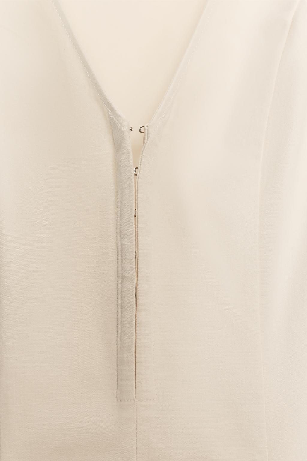 КОРОТКОЕ ПЛАТЬЕ С РАСКЛЕШЕННОЙ ЮБКОЙ