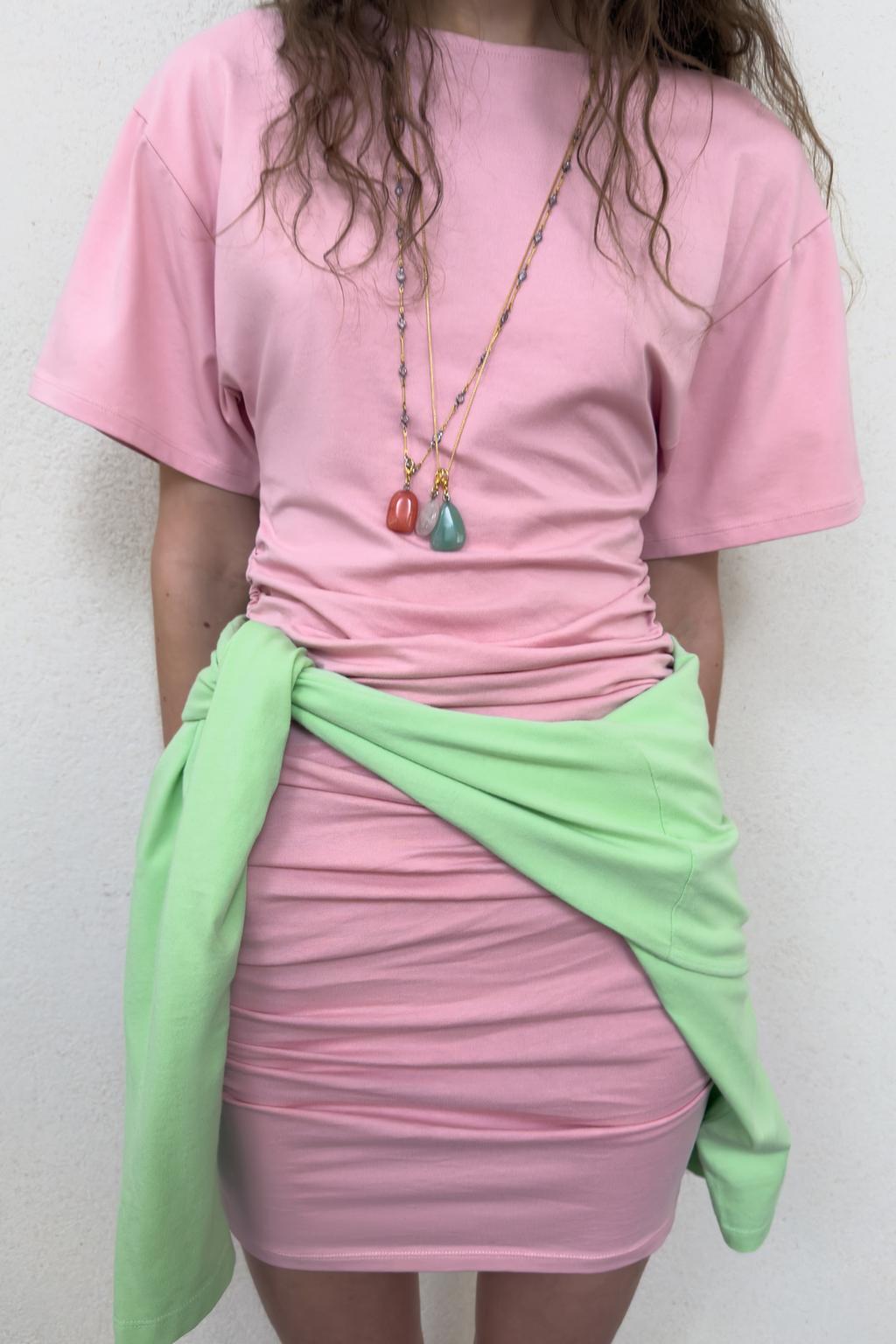 КОРОТКОЕ ПЛАТЬЕ СО СБОРКАМИ