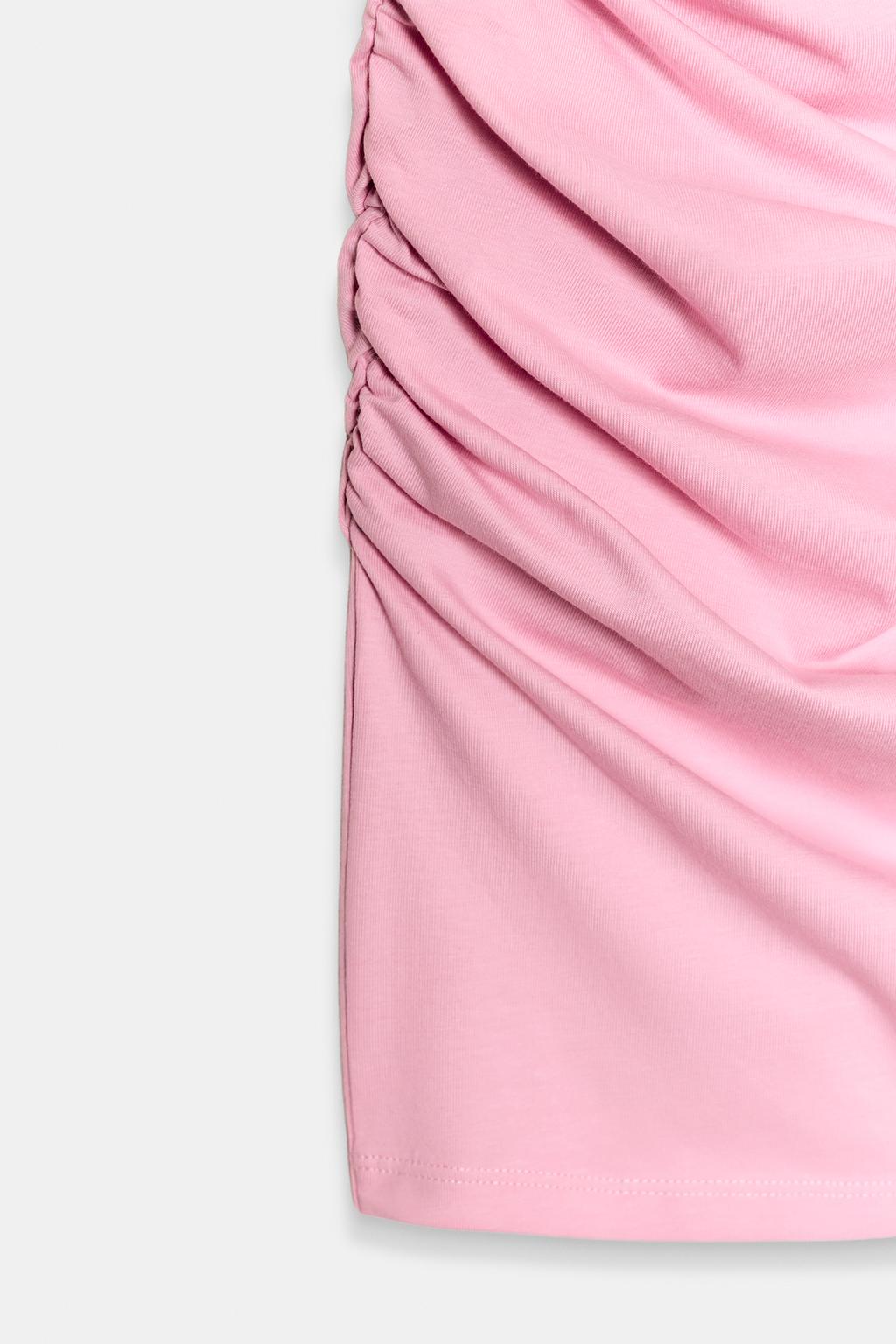 КОРОТКОЕ ПЛАТЬЕ СО СБОРКАМИ