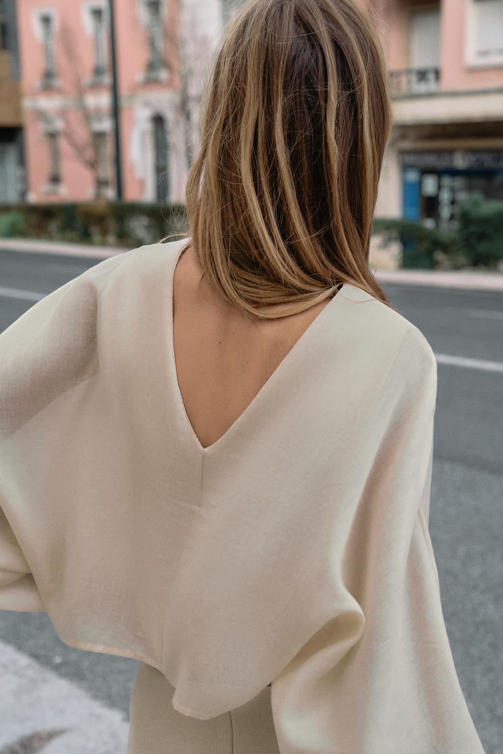 КОМБИНИРОВАННЫЙ ТРИКОТАЖНЫЙ ТОП