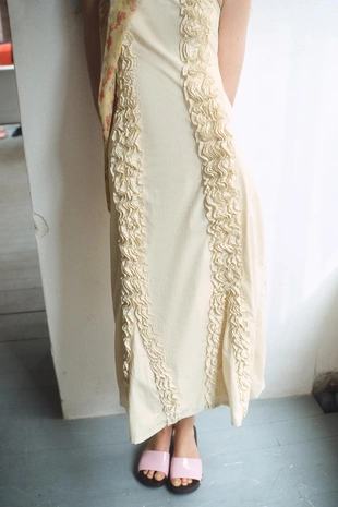 Платье миди с объемными воланами- Заказать в России