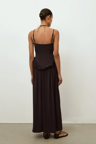 Объемное платье с баской- Заказать в России