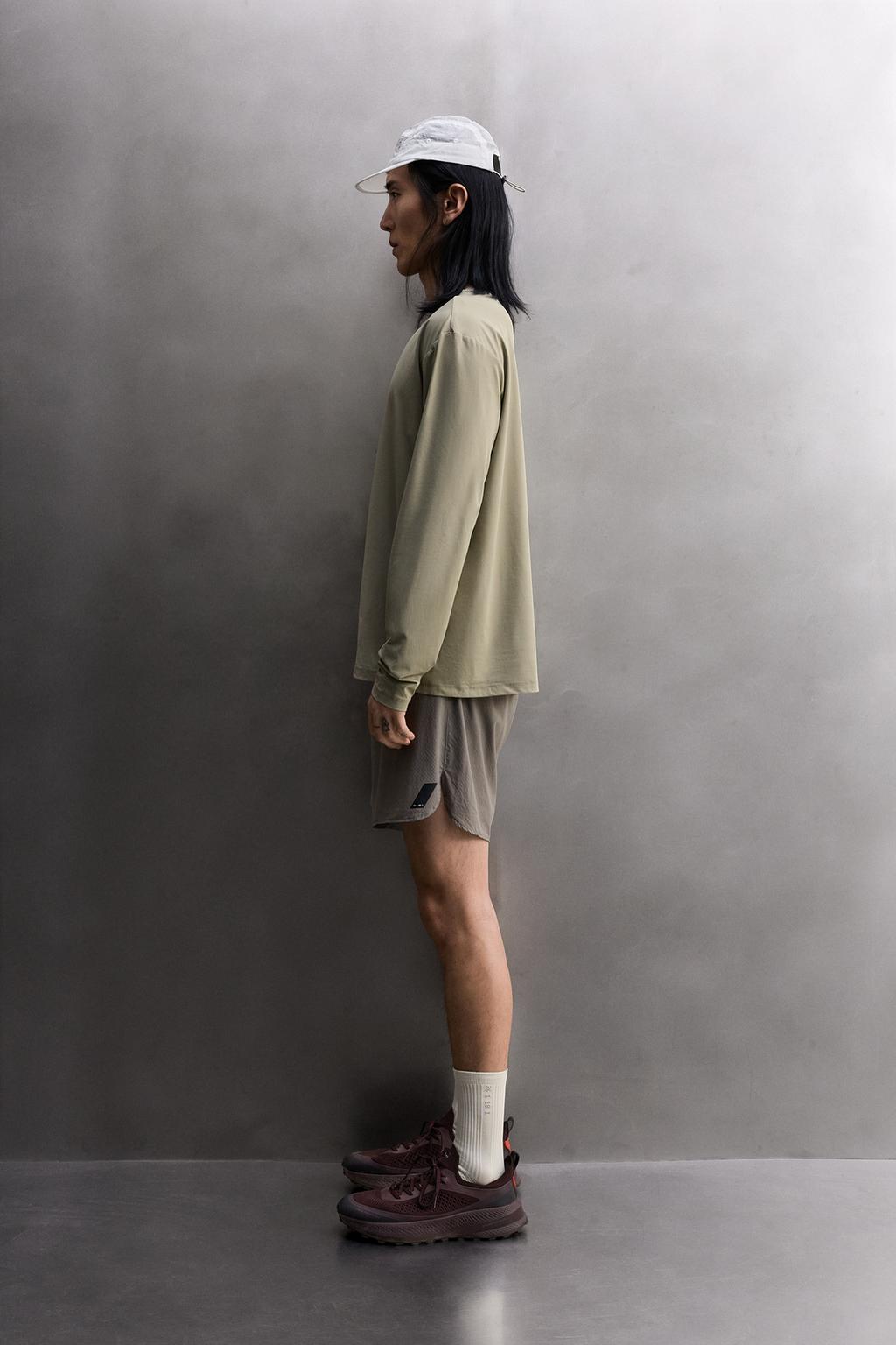 ФУТБОЛКА С ДЛИННЫМ РУКАВОМ И ГРАФИЧЕСКИМ ПРИНТОМ