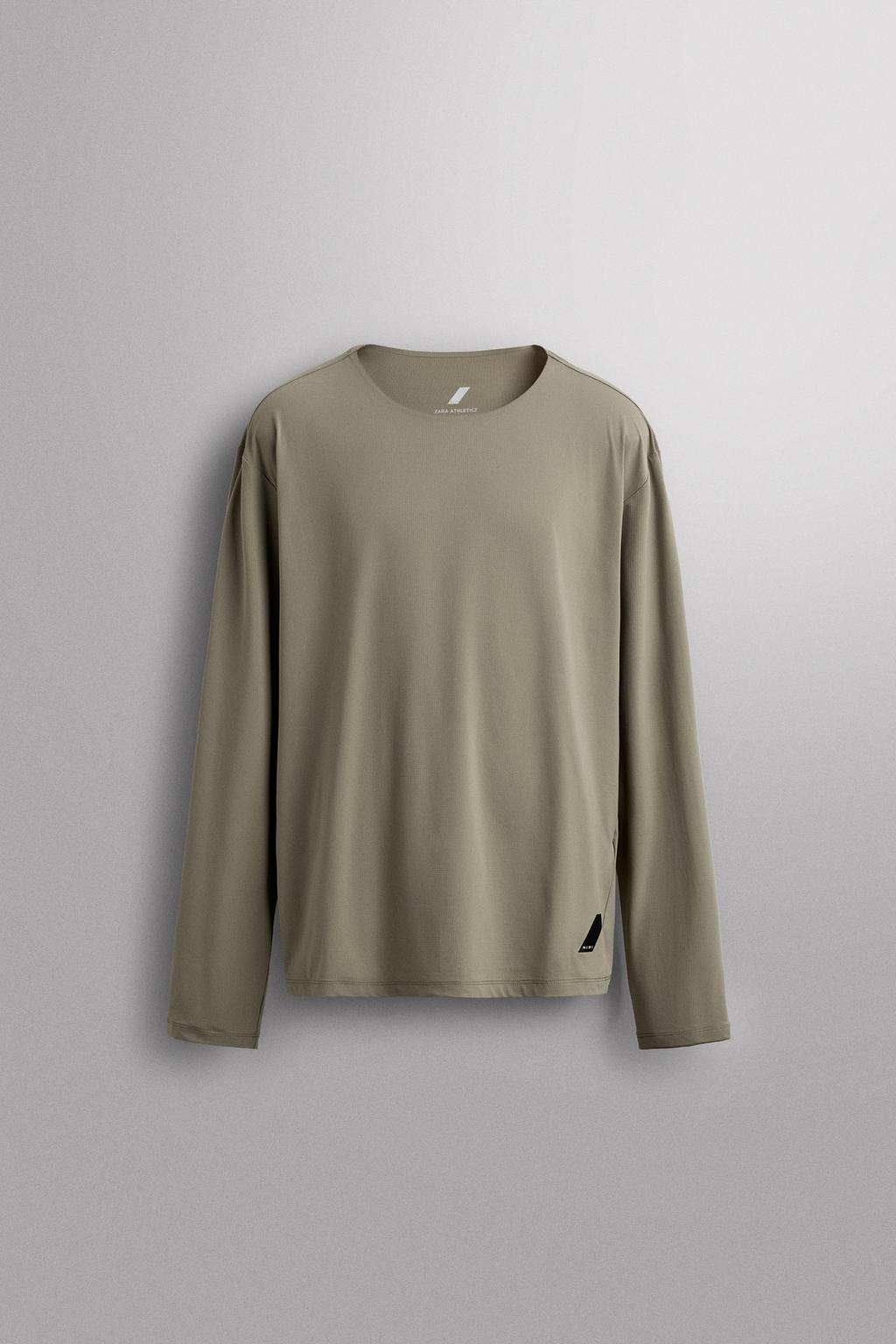 ФУТБОЛКА С ДЛИННЫМ РУКАВОМ И ГРАФИЧЕСКИМ ПРИНТОМ