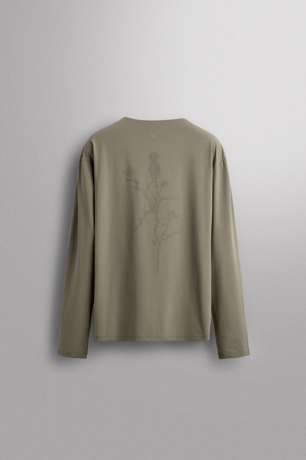 ФУТБОЛКА С ДЛИННЫМ РУКАВОМ И ГРАФИЧЕСКИМ ПРИНТОМ