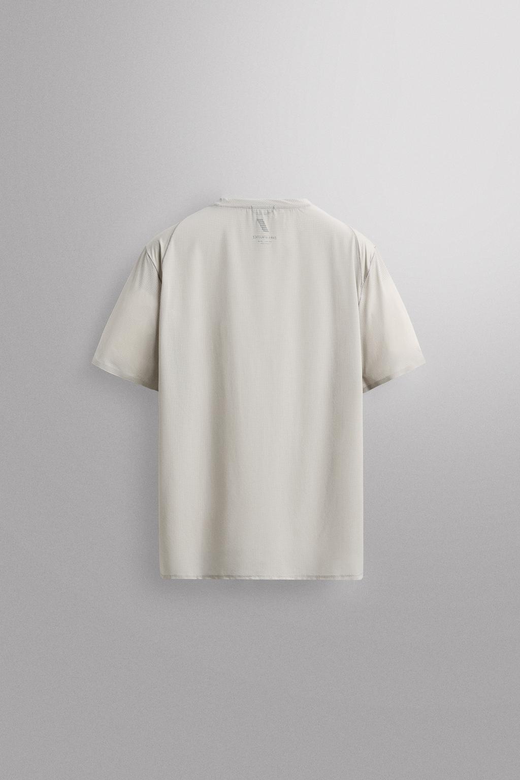 КОМБИНИРОВАННАЯ ТЕХНИЧЕСКАЯ ФУТБОЛКА ДЛЯ БЕГА