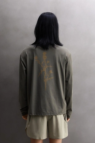 Лонгслив из высокотехнологичной ткани с графическим принтом