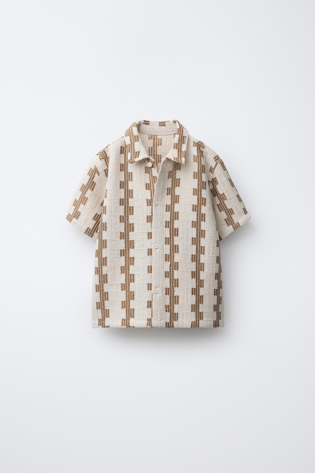 Рубашка в принтованном рисунке