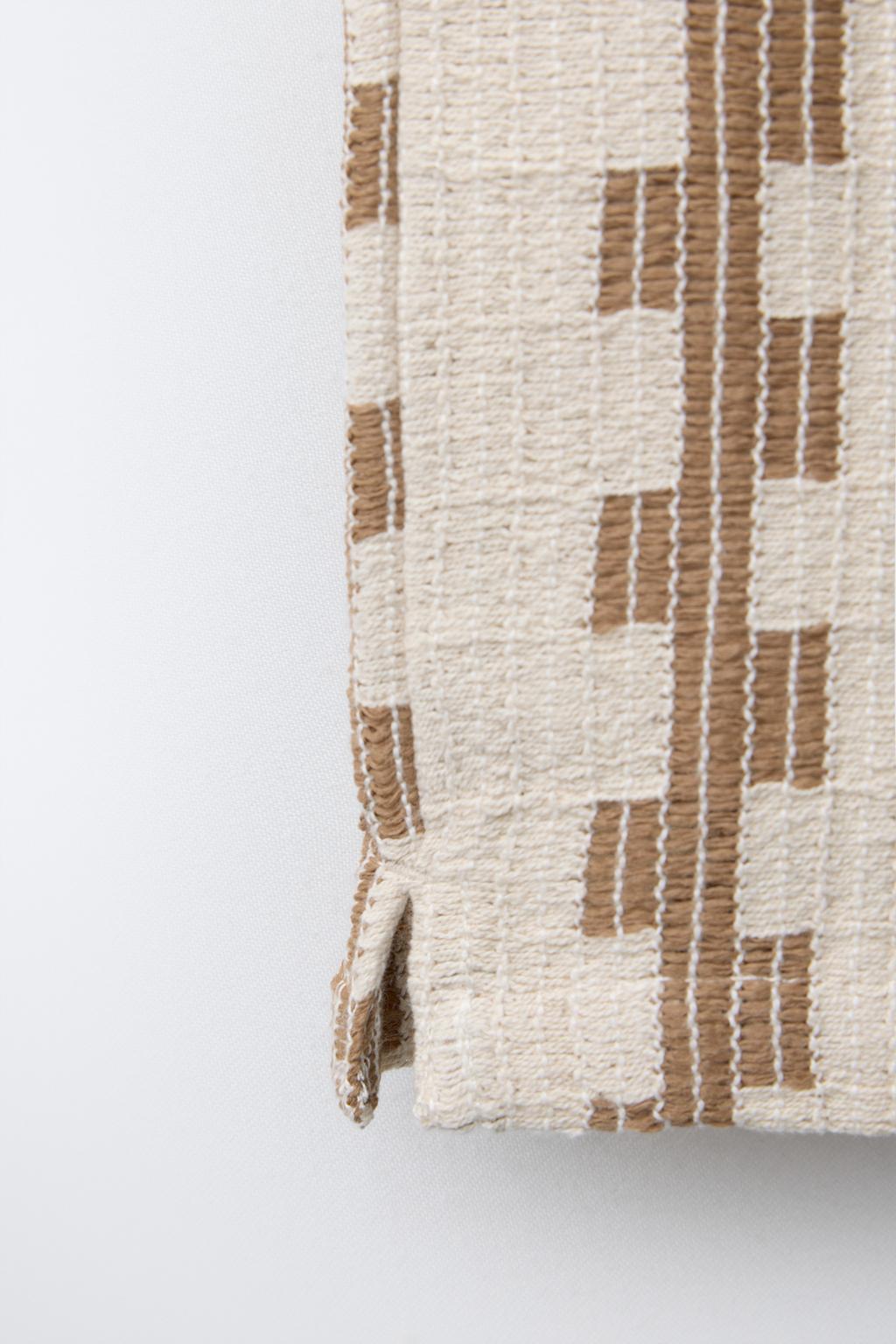 ШОРТЫ ИЗ РЕЛЬЕФНОЙ ТКАНИ С ПРИНТОМ