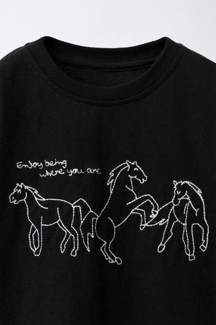 Футболка с вышивкой в виде лошадей- Заказать в России