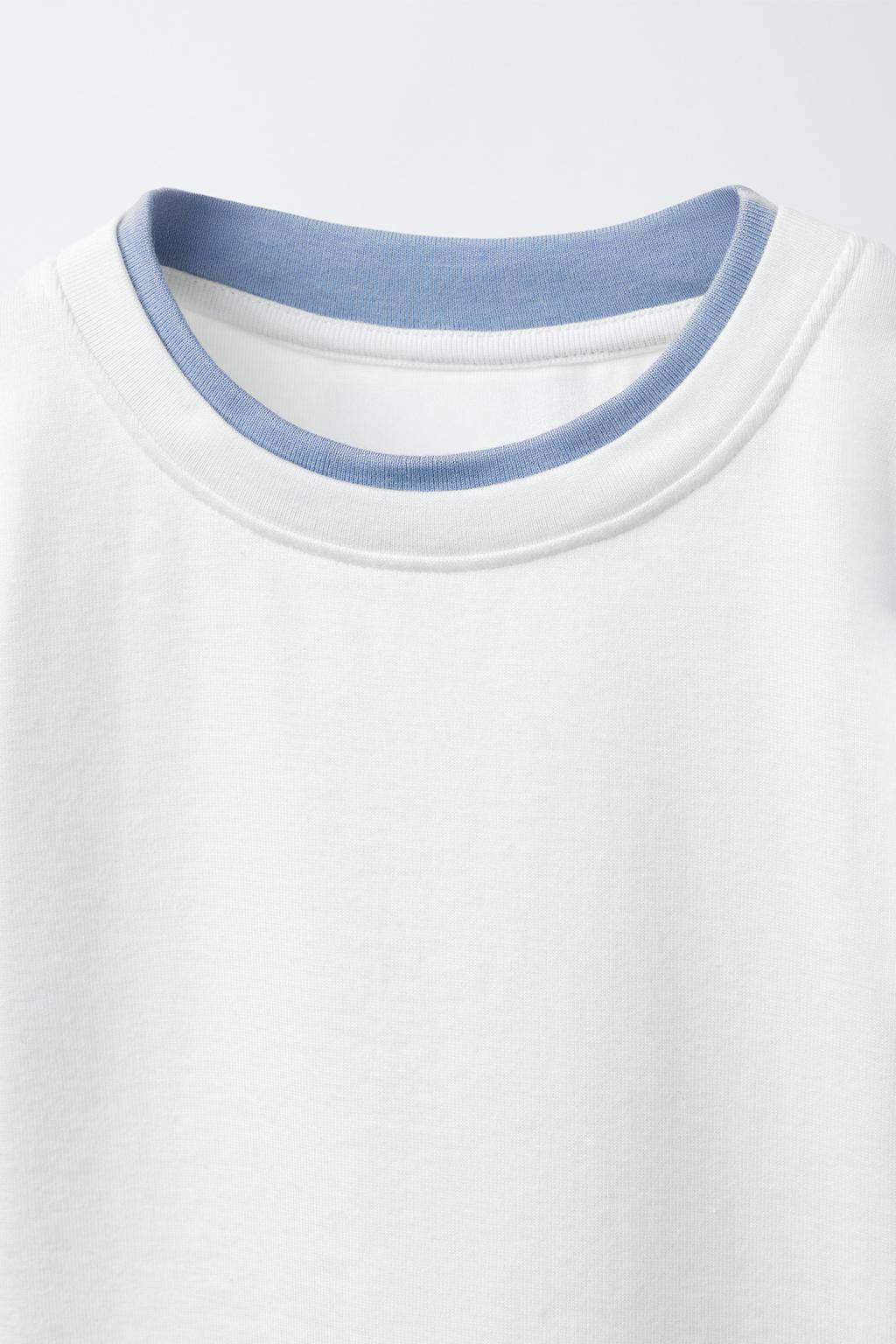 ФУТБОЛКА С ДВОЙНЫМ ВОРОТНИКОМ И МОДАЛОМ