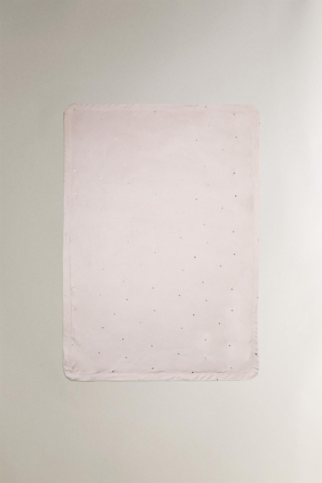 Плед с сердечками для детей