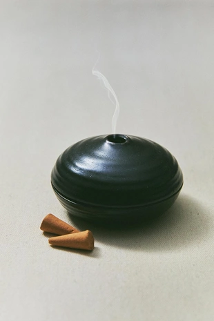 Набор благовоний амбра и ваниль (набор из 10 шт) с подставкой- Заказать в России