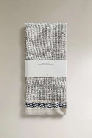 Полотенце из махрового хлопка с контрастными полосками