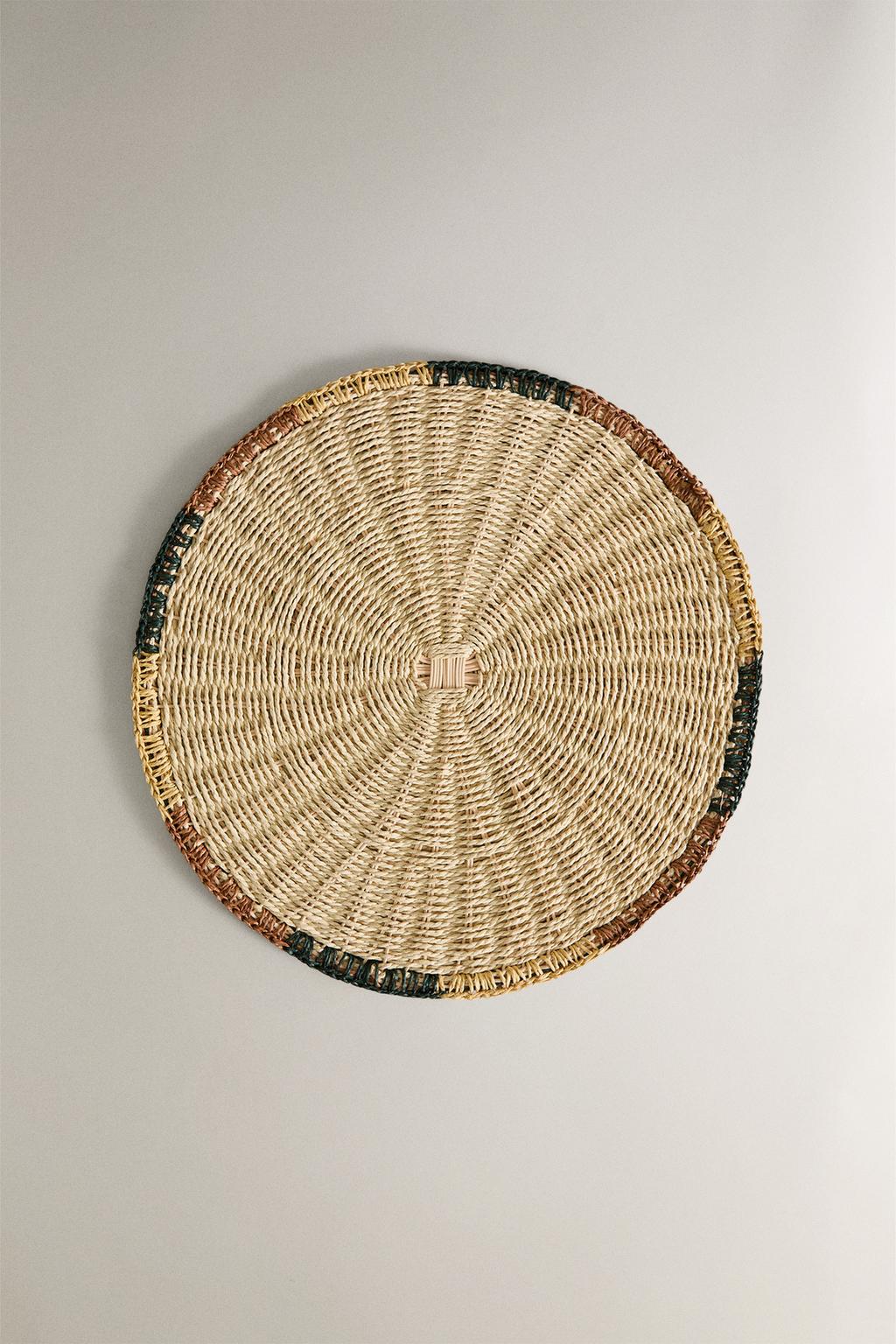 Салфетка из плетеного ротанга