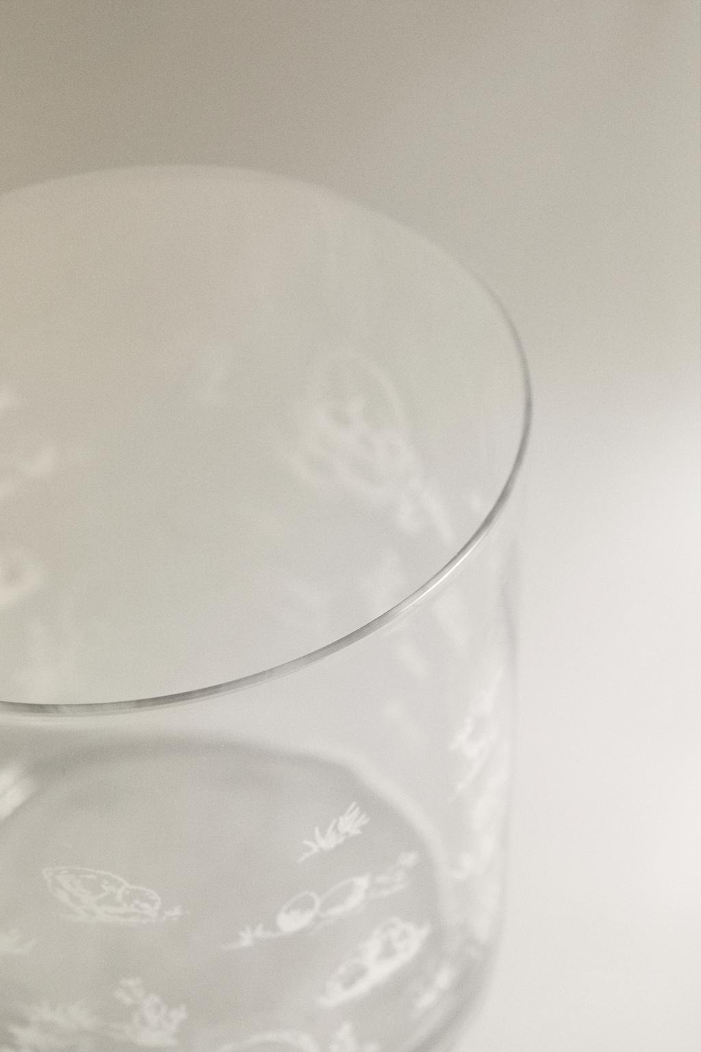 Стакан из стекла на пасху