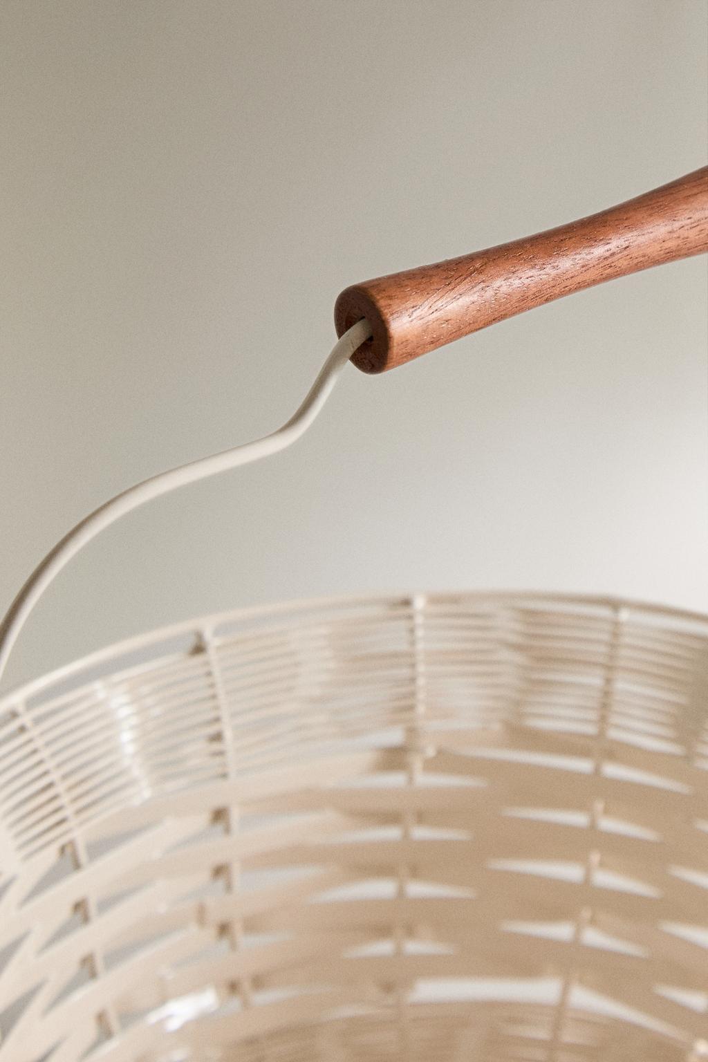 Корзина с деревянной ручкой