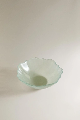 Стеклянная чаша с волнистым краем- Заказать в России