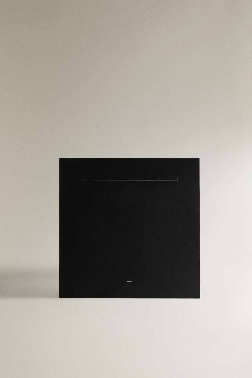 Зеркало настенное квадратное с античной отделкой