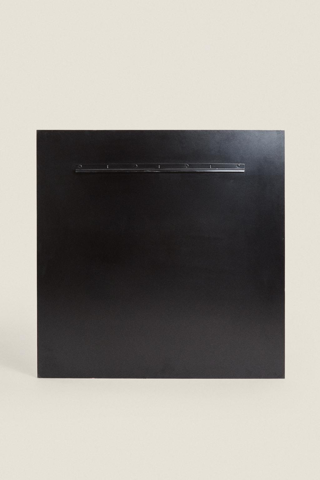 Зеркало настенное квадратное с античной отделкой