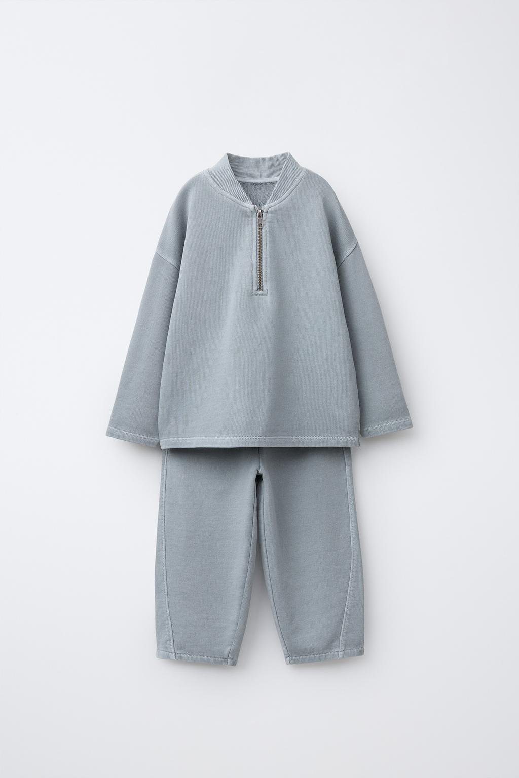 КОМПЛЕКТ ДЛЯ БЕГА: ТОЛСТОВКА И ОДНОТОННЫЕ БРЮКИ