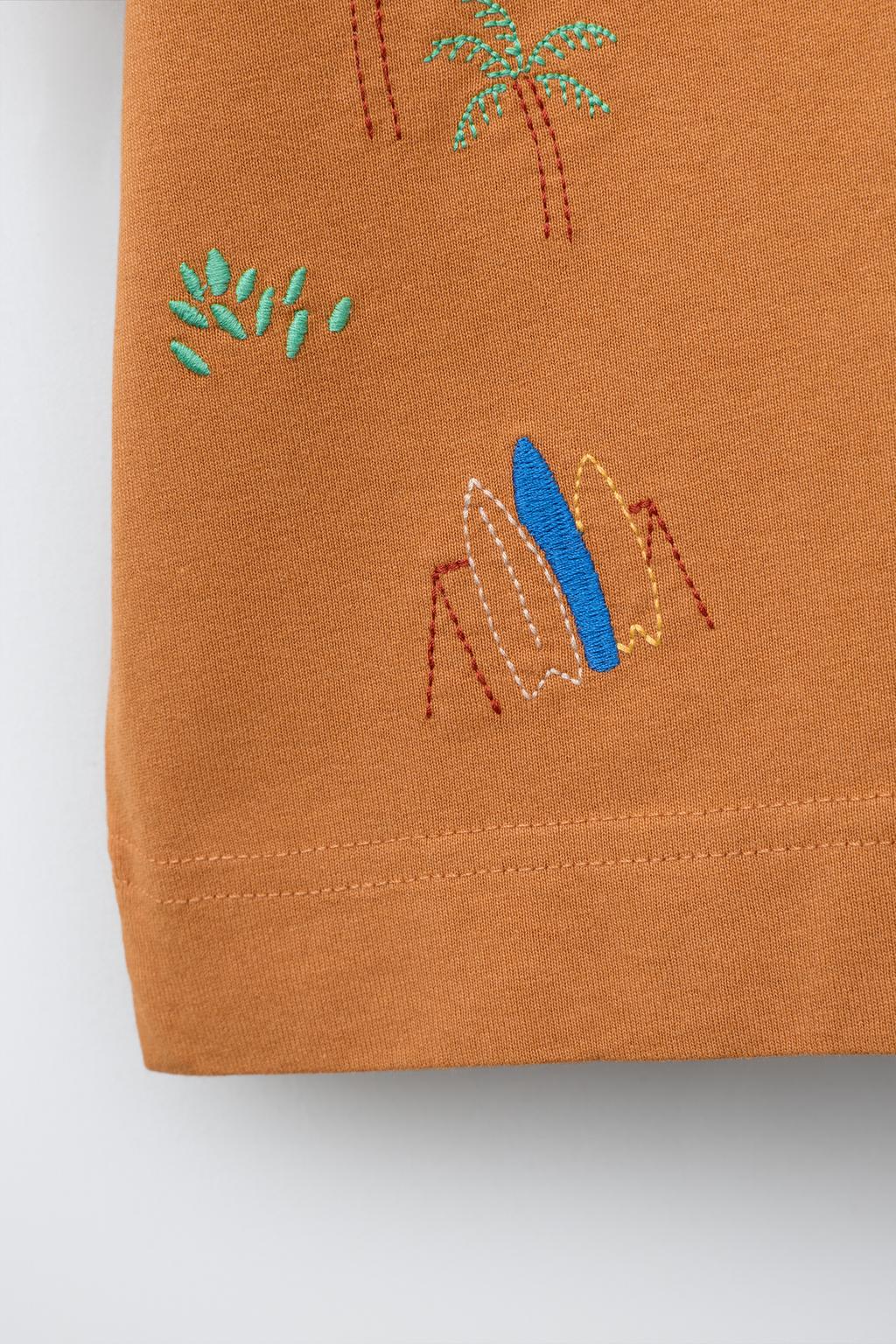 ФУТБОЛКА С ВЫШИВКОЙ