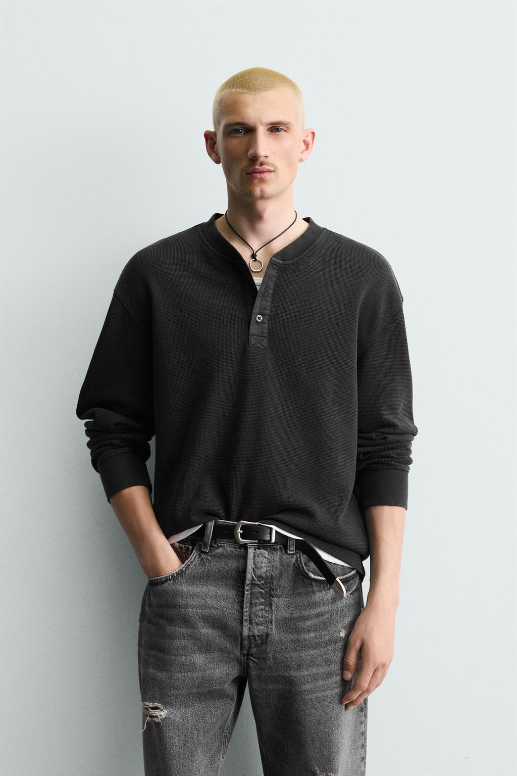 ФУТБООЛКА В РУБЧИК С ВОРОТНИКОМ НА ПУГОВИЦАХ