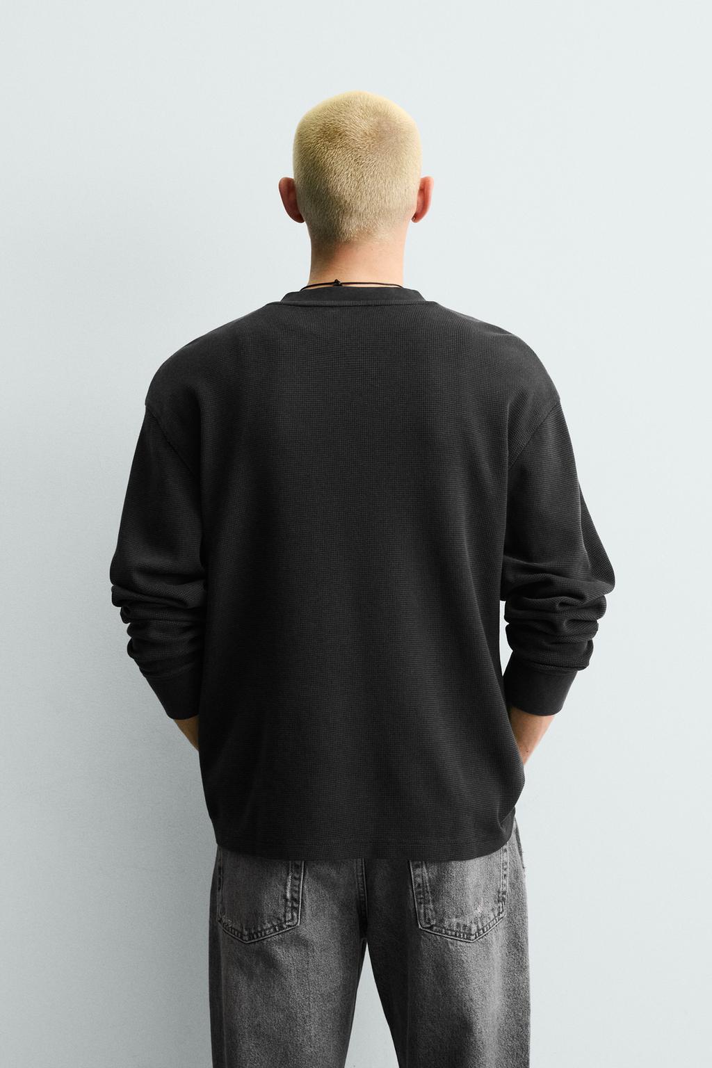 ФУТБООЛКА В РУБЧИК С ВОРОТНИКОМ НА ПУГОВИЦАХ