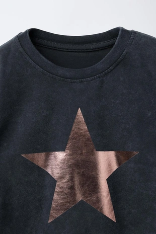 Футболка со звездами и блестками