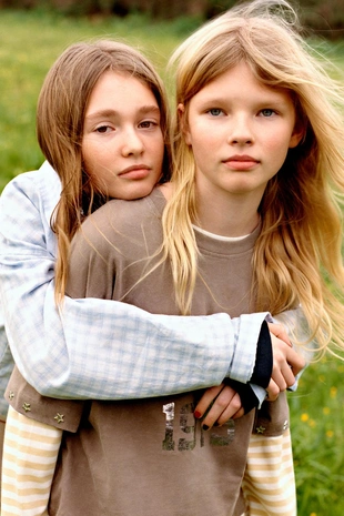 Футболка со сверкающими звездами