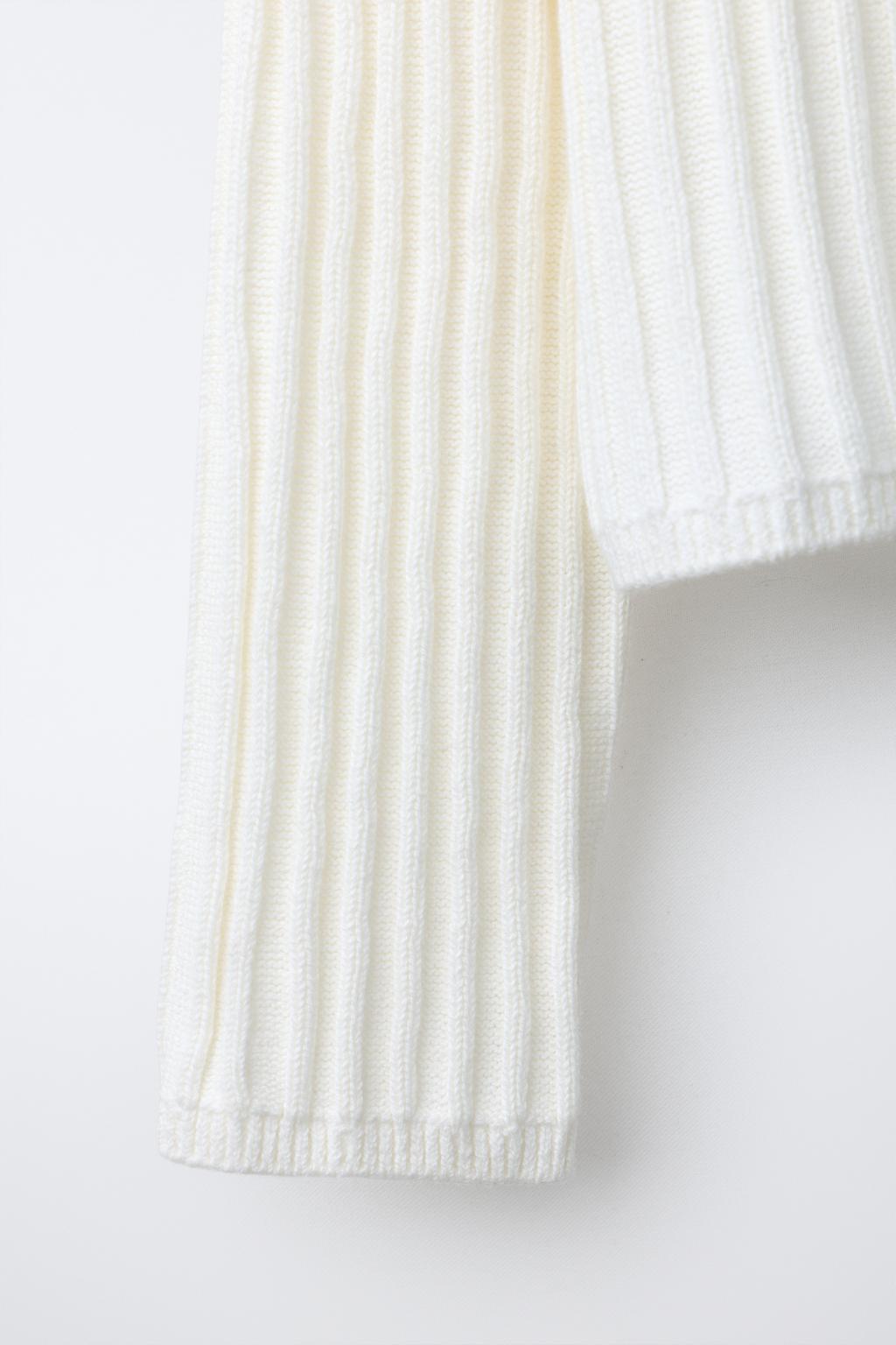 ВЯЗАНЫЙ ДЖЕРСИ С НАШИВКОЙ В ВИДЕ СЕРДЦА