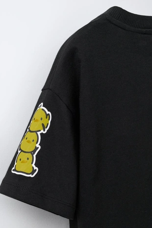 Футболка POCHACCO AND HIS FRIENDS © SANRIO- Заказать в России