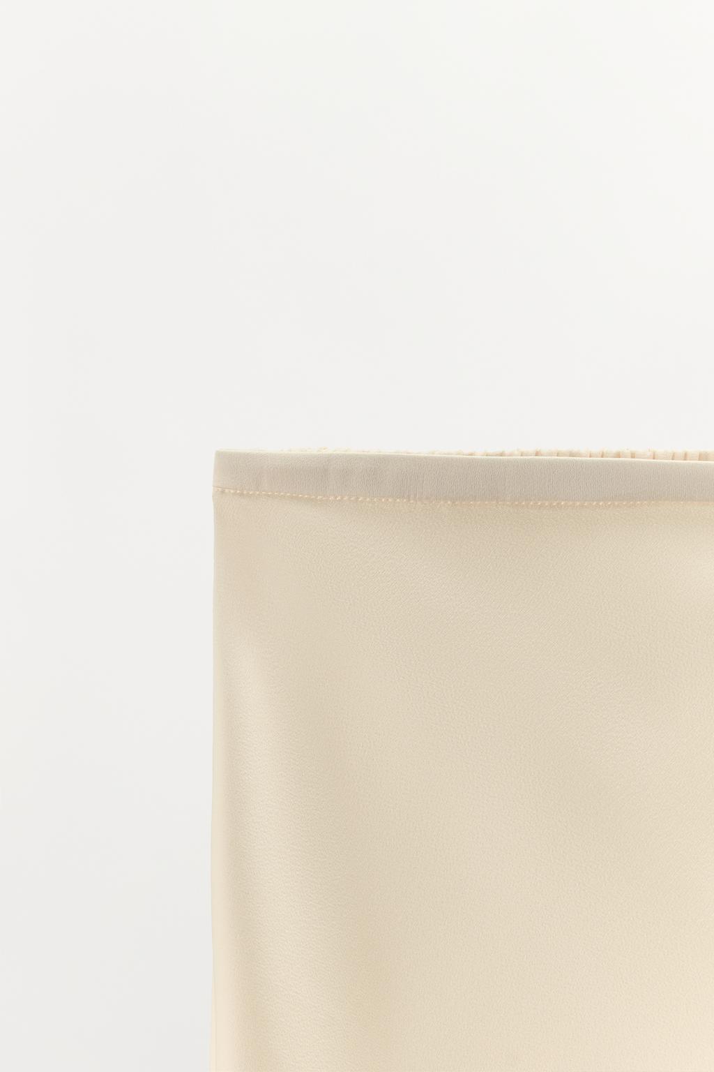 АТЛАСНЫЕ ШОРТЫ С КРУЖЕВОМ