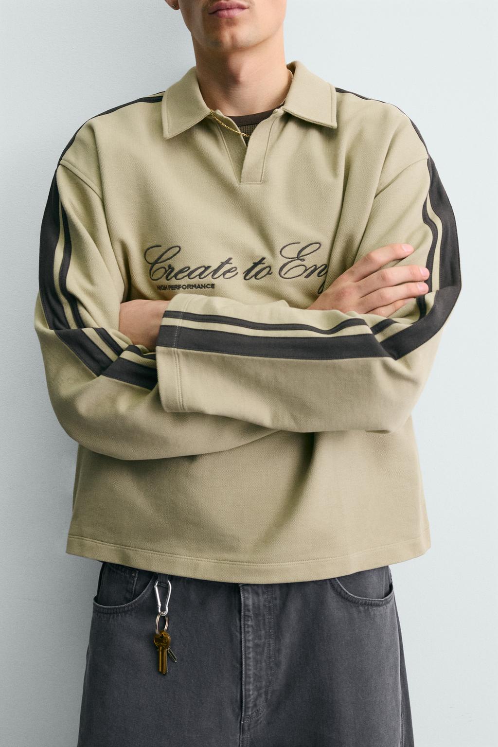 ТОЛСТОВКА СВОБОДНОГО КРОЯ В ПОЛОСКУ С ВЫШИВКОЙ