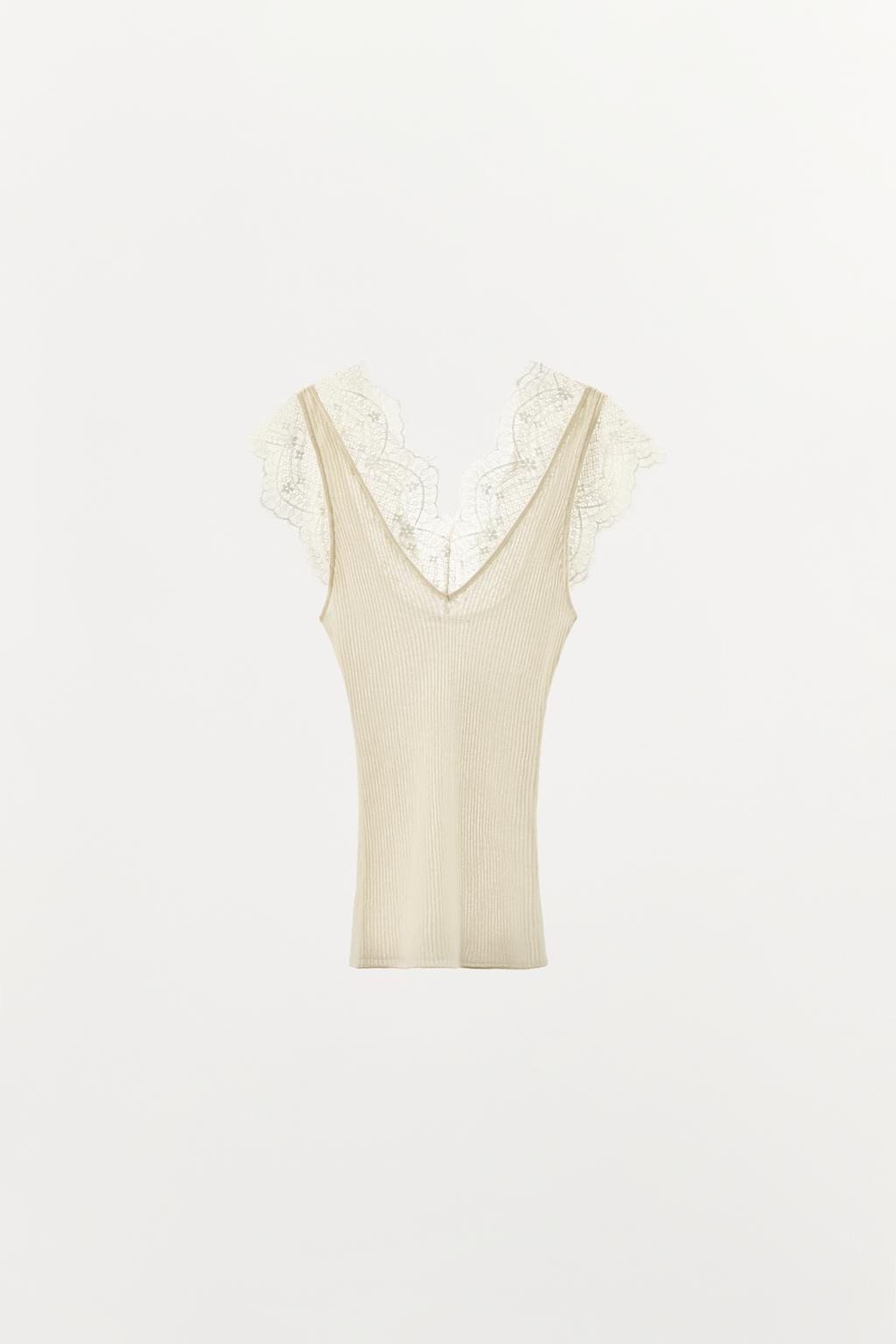 ТРИКОТАЖНЫЙ ТОП С КРУЖЕВОМ