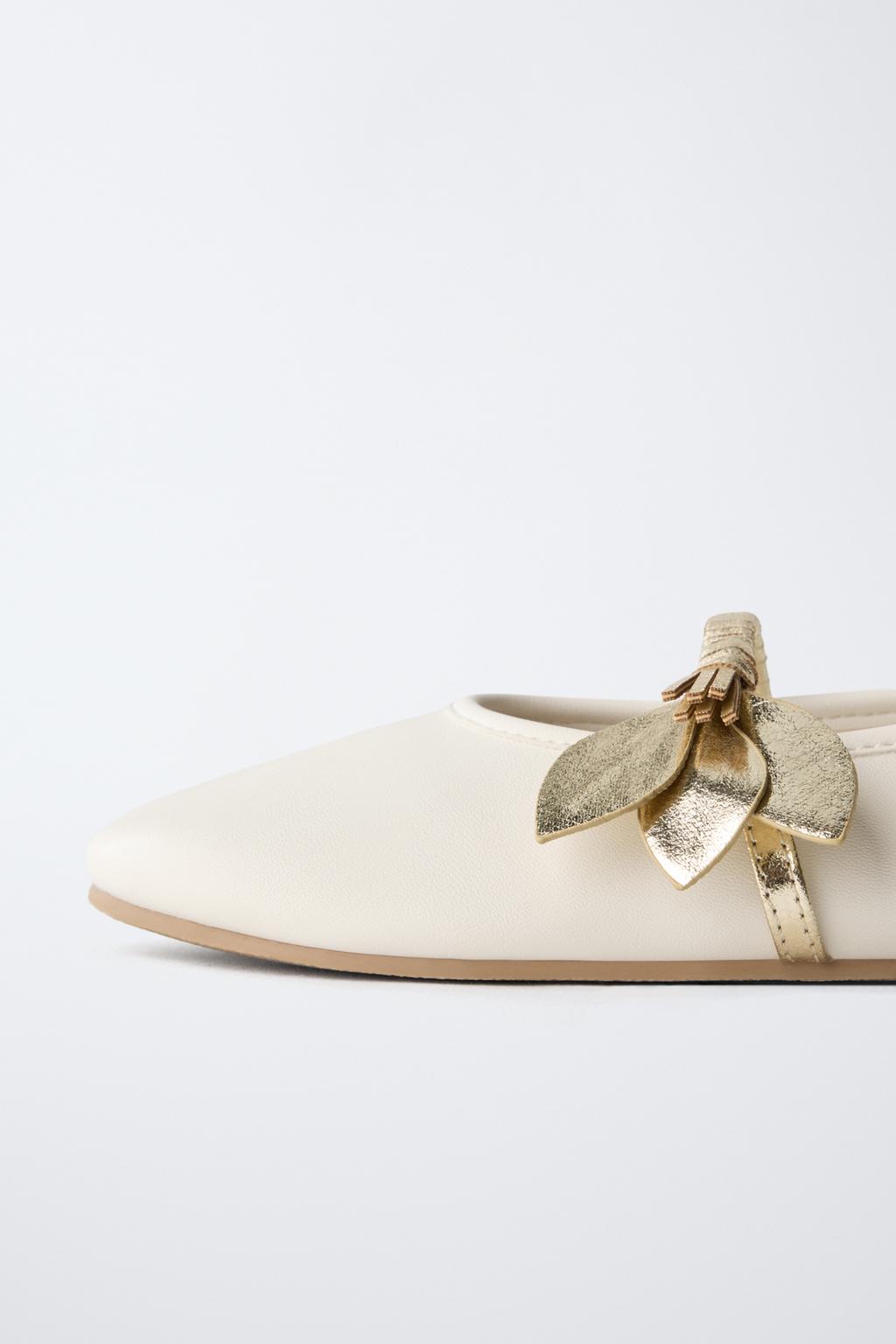 БАЛЕТКИ С ЦВЕТОЧНЫМ ДЕКОРОМ