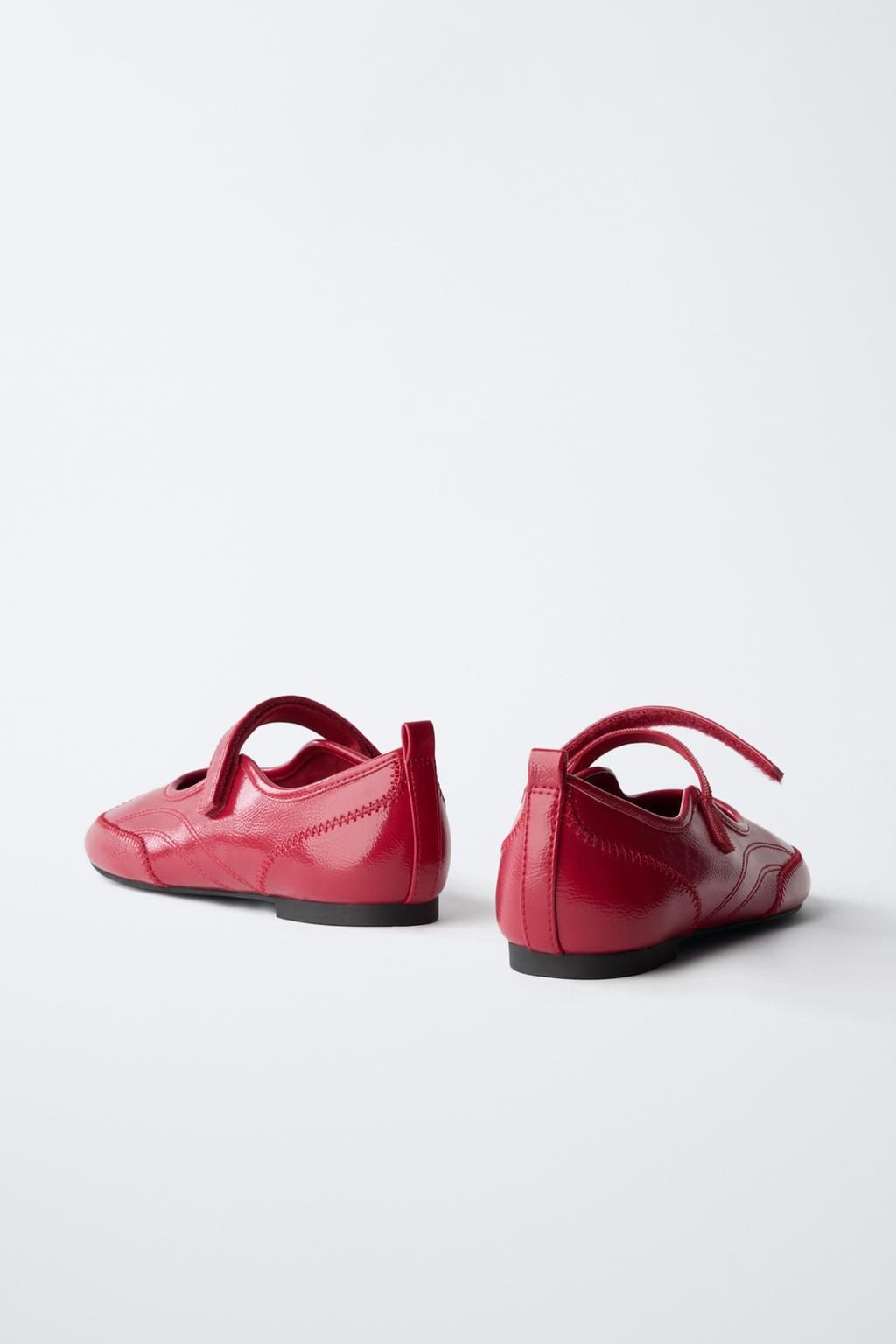 БАЛЕТКИ ИЗ ЛАКИРОВАННОЙ ИСКУССТВЕННОЙ КОЖИ