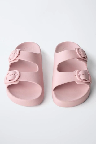 Резиновые сандалии с пряжками