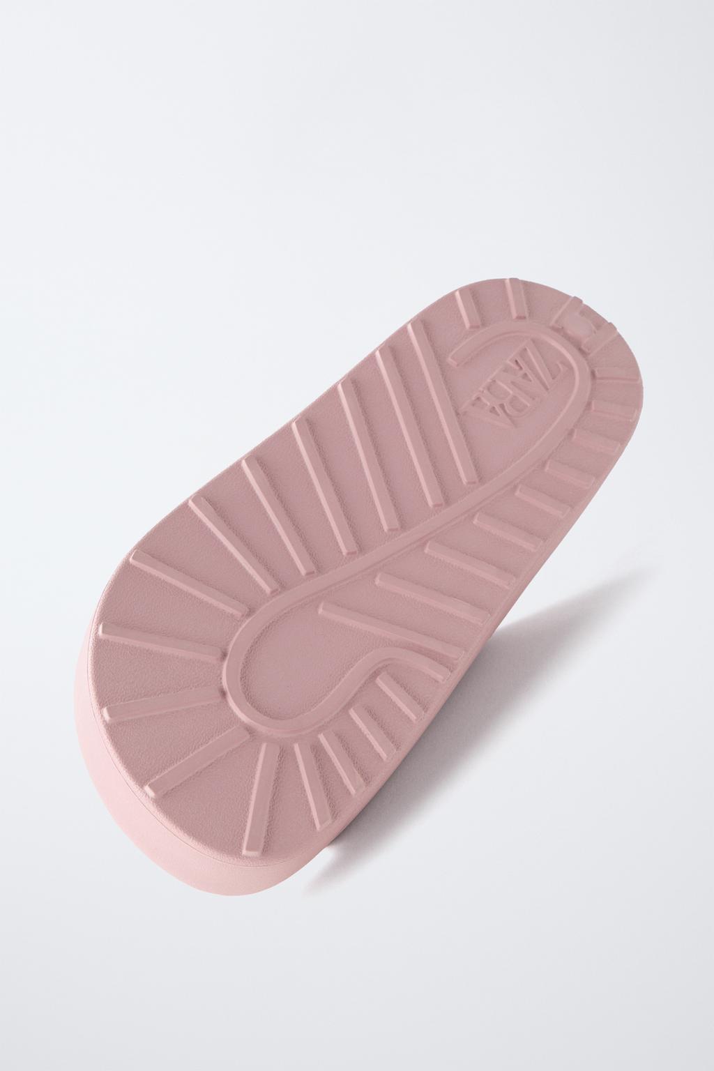 РЕЗИНОВЫЕ САНДАЛИИ С ПРЯЖКАМИ